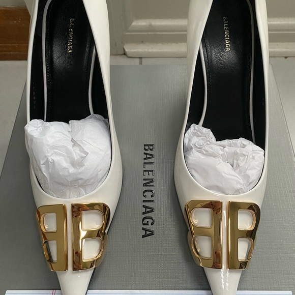 Balenciaga BB Patent Leather Pumps size 38 - Picture 4 of 10